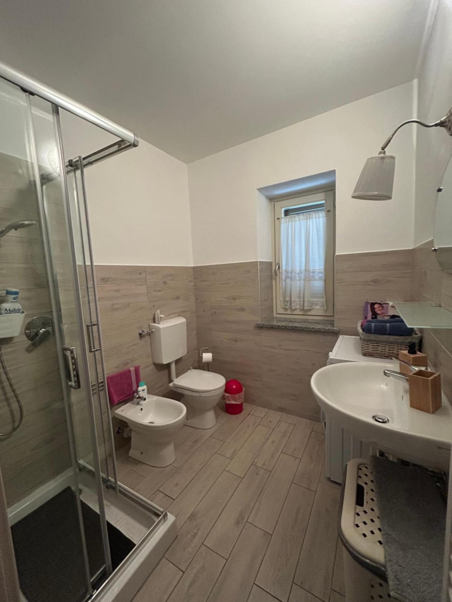 Takapradalu Villa Cisterna dʼAsti Eksteriør billede