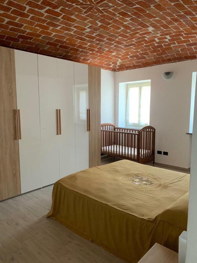 Takapradalu Villa Cisterna dʼAsti Eksteriør billede