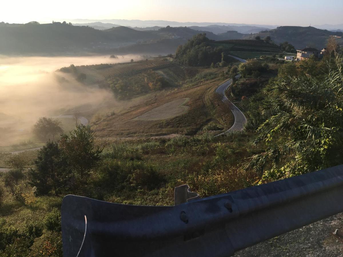 Takapradalu Villa Cisterna dʼAsti Eksteriør billede